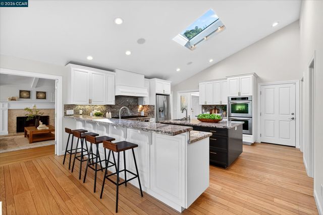 36 Oak Drive, Orinda, CA 94563