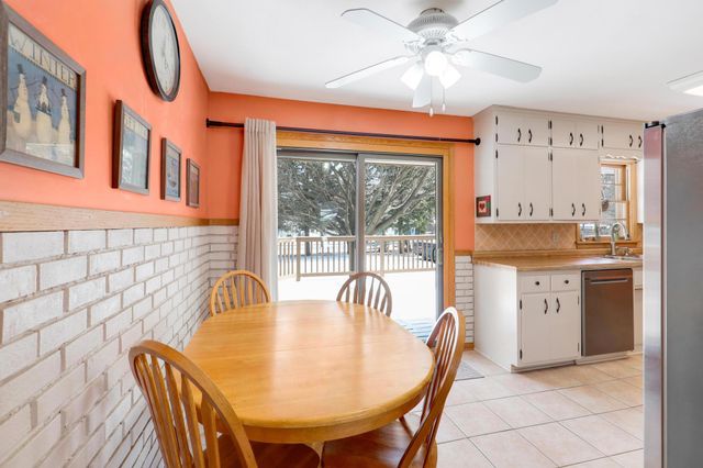 2728 Sheldon Street, Roseville, MN 55113