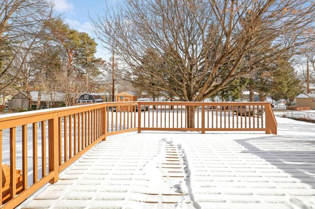 2728 Sheldon Street, Roseville, MN 55113