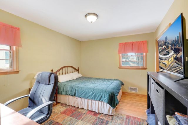 2728 Sheldon Street, Roseville, MN 55113