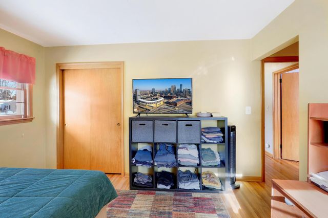 2728 Sheldon Street, Roseville, MN 55113