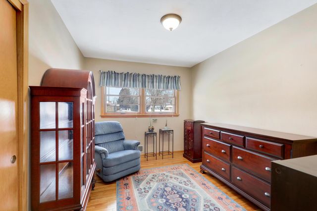 2728 Sheldon Street, Roseville, MN 55113