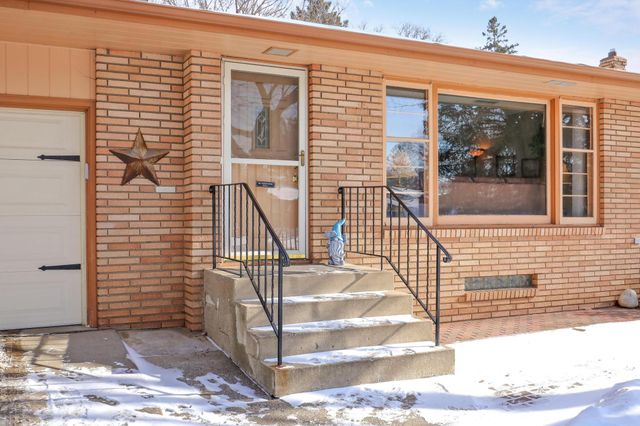 2728 Sheldon Street, Roseville, MN 55113