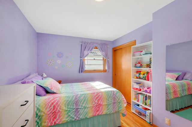 2728 Sheldon Street, Roseville, MN 55113