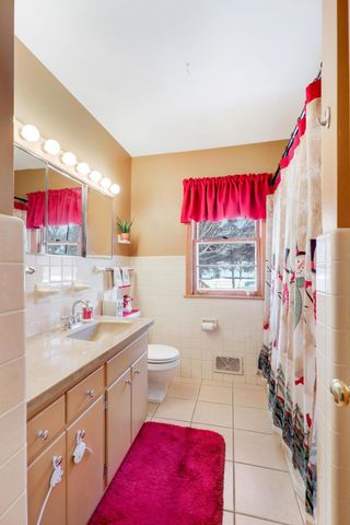 2728 Sheldon Street, Roseville, MN 55113