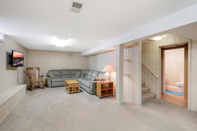 2728 Sheldon Street, Roseville, MN 55113