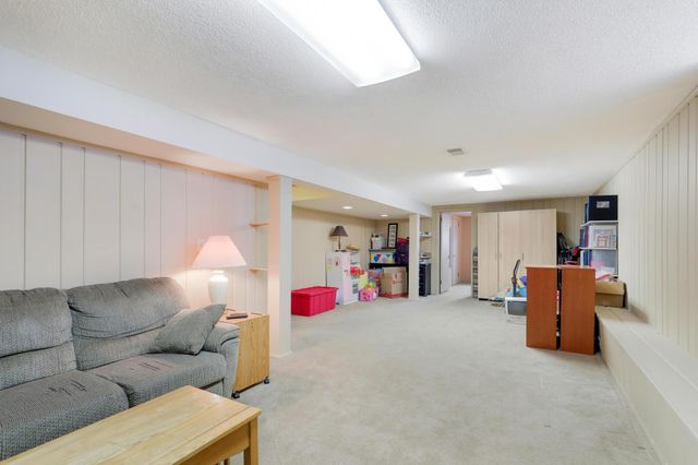 2728 Sheldon Street, Roseville, MN 55113