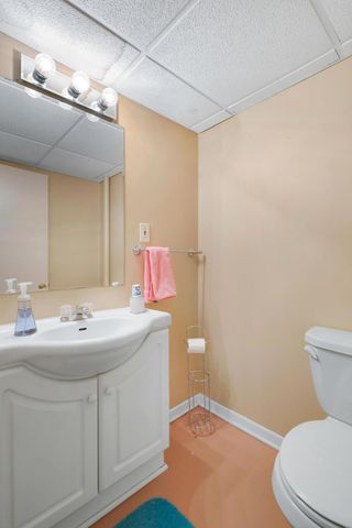 2728 Sheldon Street, Roseville, MN 55113