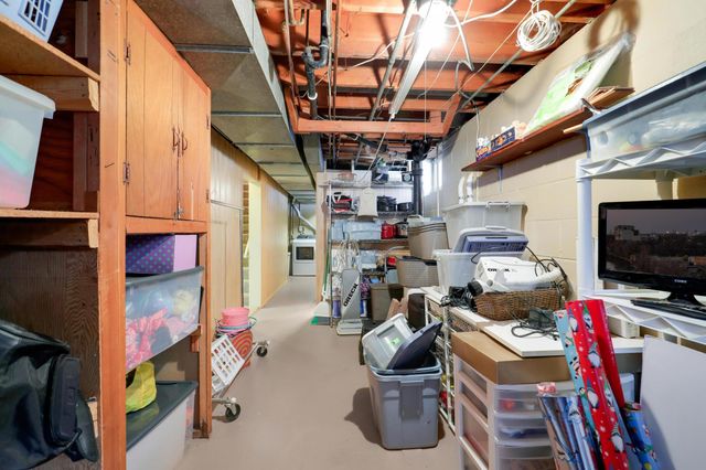 2728 Sheldon Street, Roseville, MN 55113