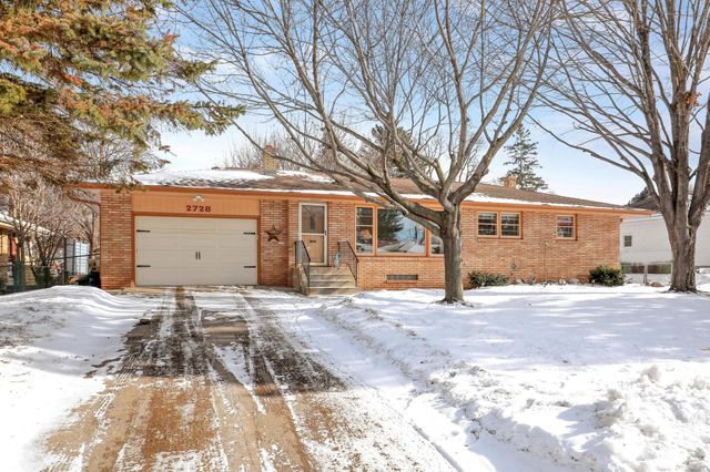 2728 Sheldon Street, Roseville, MN 55113