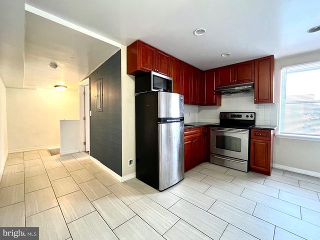 3942 WALLACE ST, Philadelphia, PA 19104