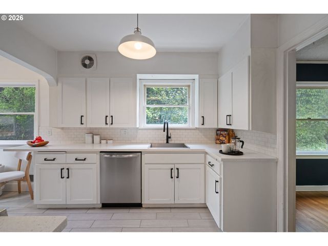6615 N CURTIS Ave, Portland, OR 97217