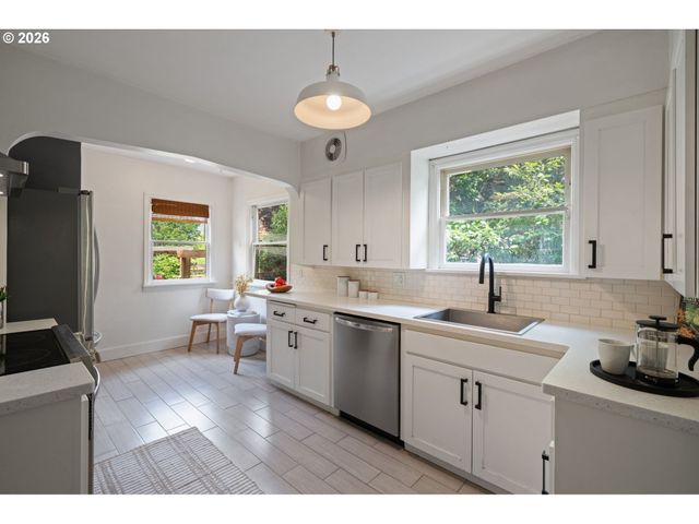 6615 N CURTIS Ave, Portland, OR 97217