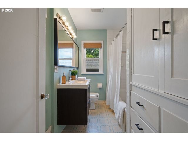 6615 N CURTIS Ave, Portland, OR 97217