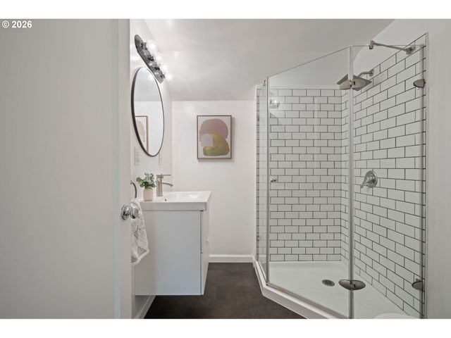 6615 N CURTIS Ave, Portland, OR 97217