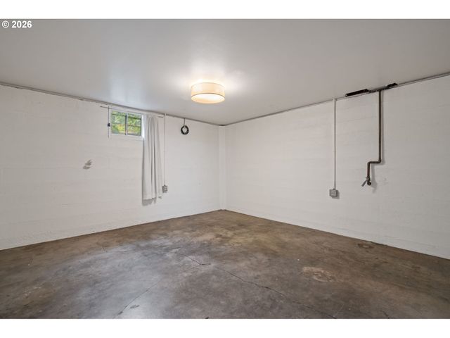 6615 N CURTIS Ave, Portland, OR 97217