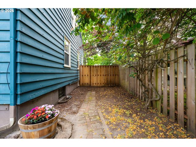 6615 N CURTIS Ave, Portland, OR 97217