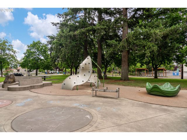 6615 N CURTIS Ave, Portland, OR 97217