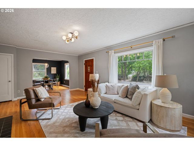 6615 N CURTIS Ave, Portland, OR 97217