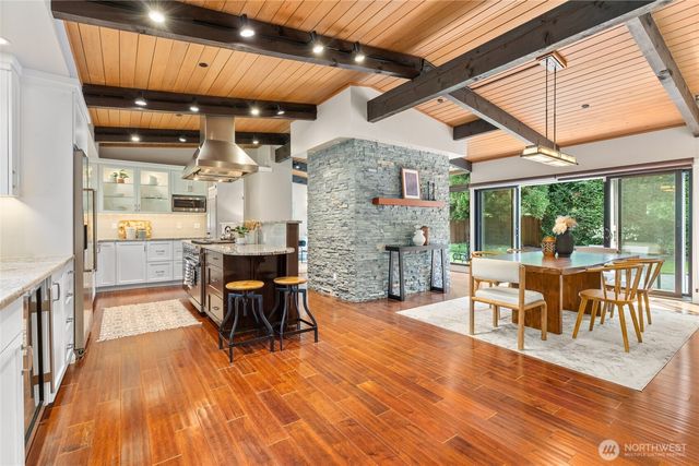 6219 89th Avenue SE, Mercer Island, WA 98040