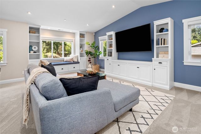 6219 89th Avenue SE, Mercer Island, WA 98040
