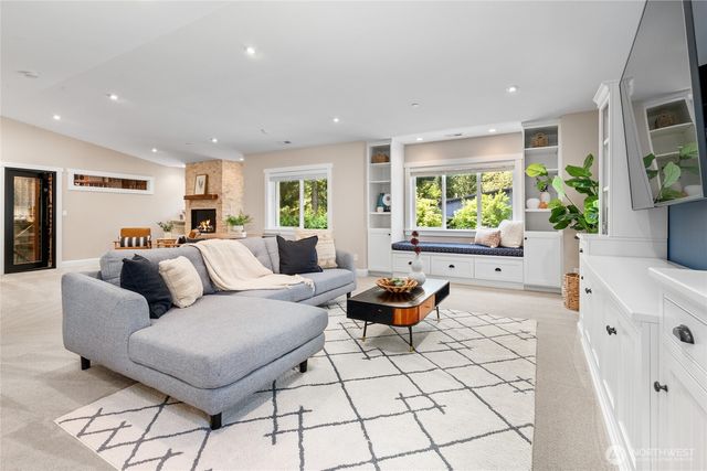 6219 89th Avenue SE, Mercer Island, WA 98040