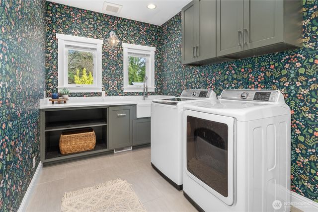 6219 89th Avenue SE, Mercer Island, WA 98040