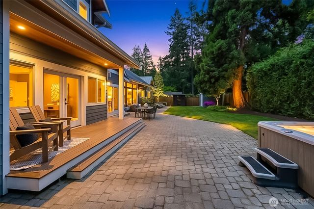 6219 89th Avenue SE, Mercer Island, WA 98040