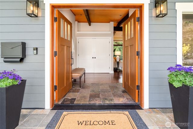 6219 89th Avenue SE, Mercer Island, WA 98040