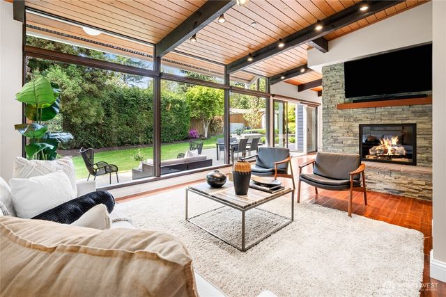 6219 89th Avenue SE, Mercer Island, WA 98040