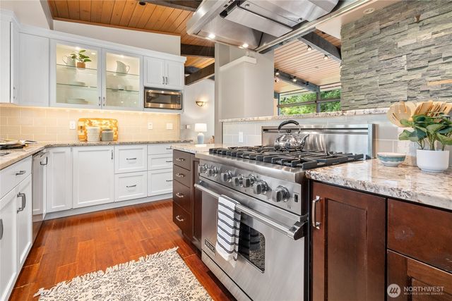 6219 89th Avenue SE, Mercer Island, WA 98040