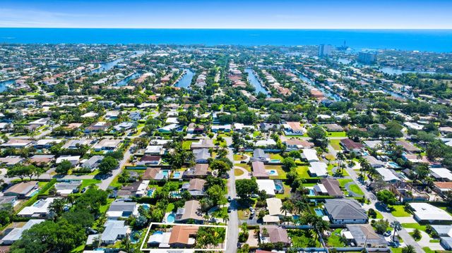 2021 NE 27th St, Lighthouse Point, FL 33064