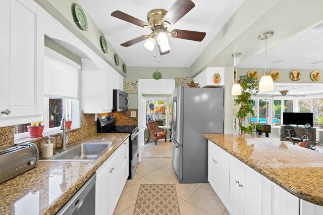 2021 NE 27th St, Lighthouse Point, FL 33064
