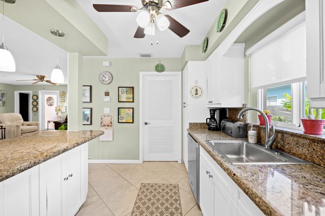 2021 NE 27th St, Lighthouse Point, FL 33064