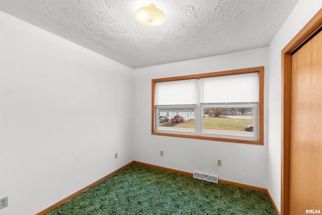 703 2ND Street, Colona, IL 61241