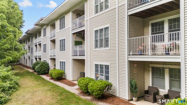 468 Main Street 318, East Lyme, CT 06357