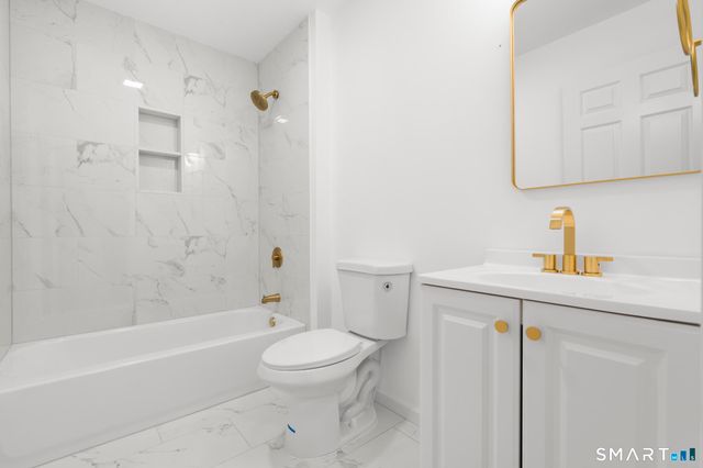 468 Main Street 318, East Lyme, CT 06357