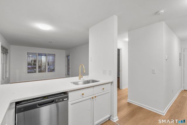 468 Main Street 318, East Lyme, CT 06357