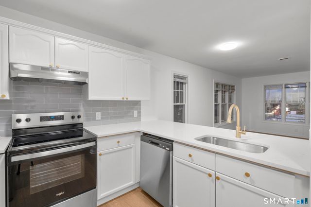 468 Main Street 318, East Lyme, CT 06357