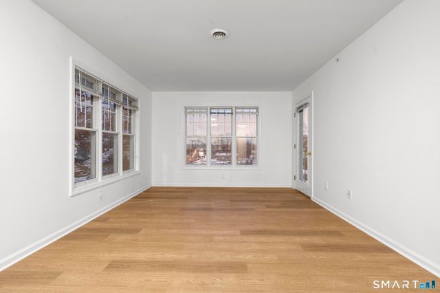 468 Main Street 318, East Lyme, CT 06357