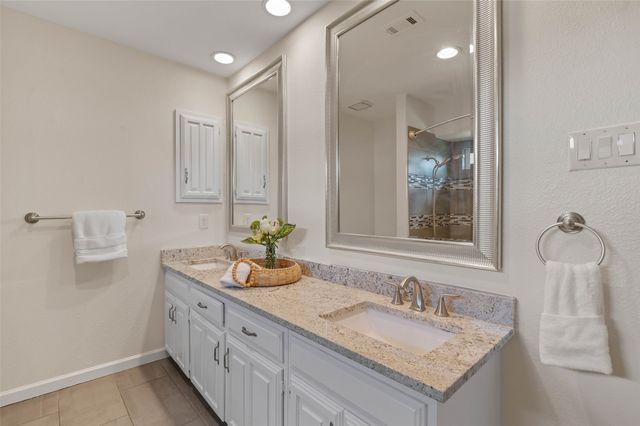 2600 Summertree Drive, Carrollton, TX 75006