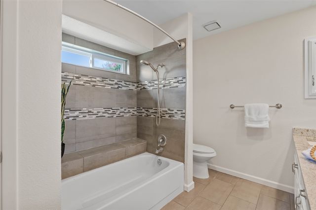 2600 Summertree Drive, Carrollton, TX 75006
