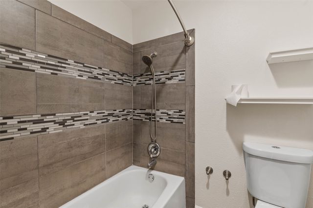 2600 Summertree Drive, Carrollton, TX 75006