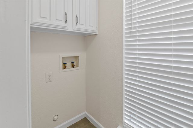 2600 Summertree Drive, Carrollton, TX 75006