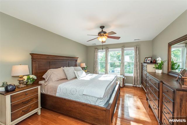 17 Leonard Terrace, Wayne, NJ 07470