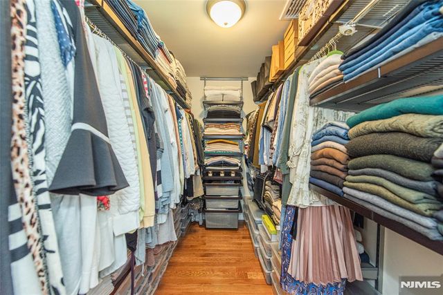 17 Leonard Terrace, Wayne, NJ 07470