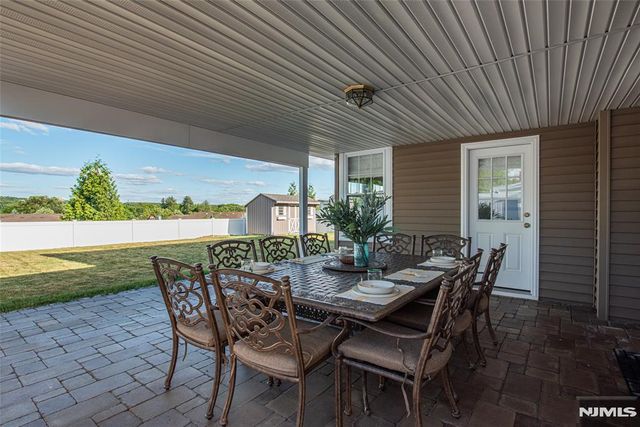 17 Leonard Terrace, Wayne, NJ 07470