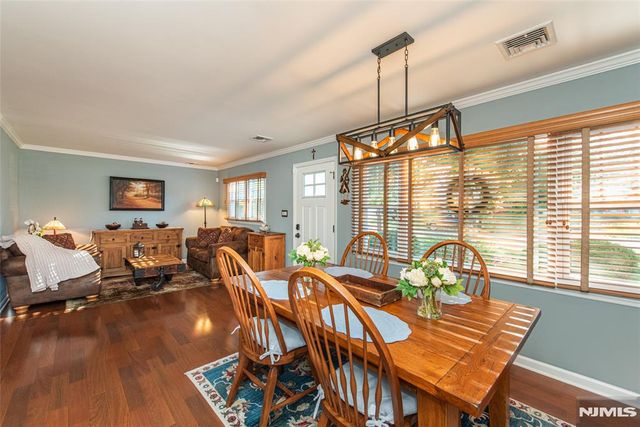17 Leonard Terrace, Wayne, NJ 07470