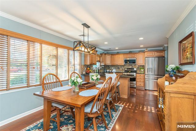 17 Leonard Terrace, Wayne, NJ 07470