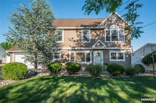 17 Leonard Terrace, Wayne, NJ 07470